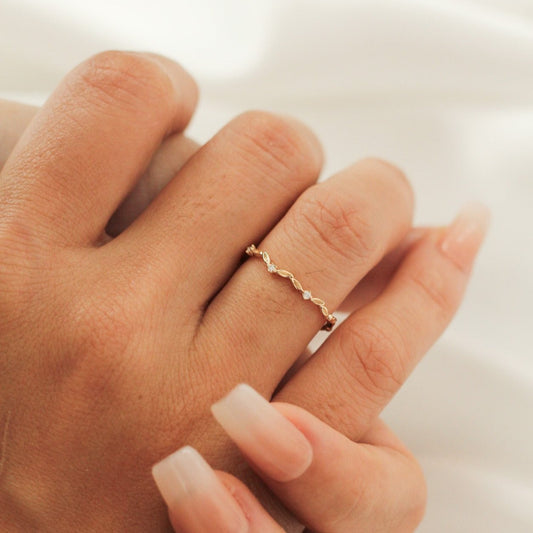 Dainty Spring Leaf Ring