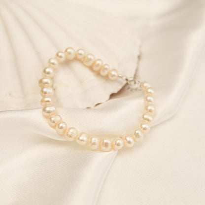 Classic White Pearl Bracelet